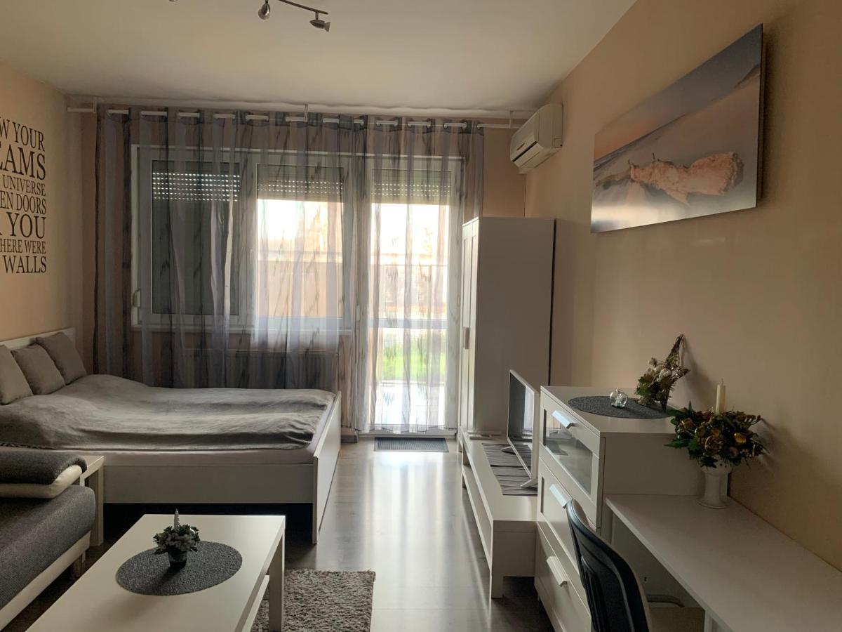 Liget Apartment, Terrace, Free Parking, Ac Budapest Exteriör bild
